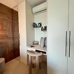 Eurovea Tower, 27th Floor Apartment, Free Parking Братислава