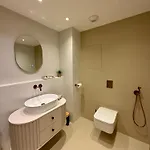 Eurovea Tower, 27th Floor Apartment, Free Parking Апартаменты