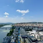 Апартаменты Eurovea Tower, 27th Floor Apartment, Free Parking Братислава