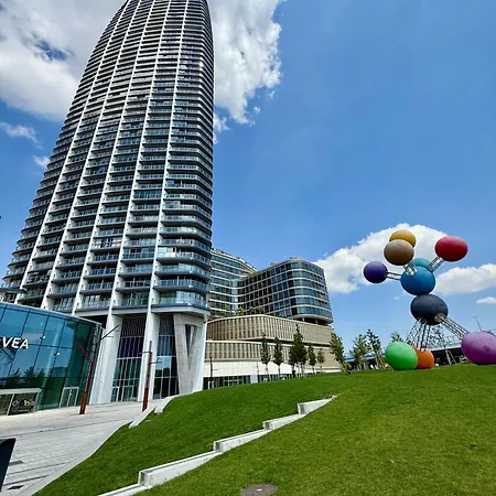 Eurovea Tower, 27th Floor Apartment, Free Parking Apartman Pozsony