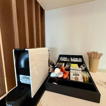 Eurovea Tower, 27th Floor Apartment, Free Parking * 布拉迪斯拉发