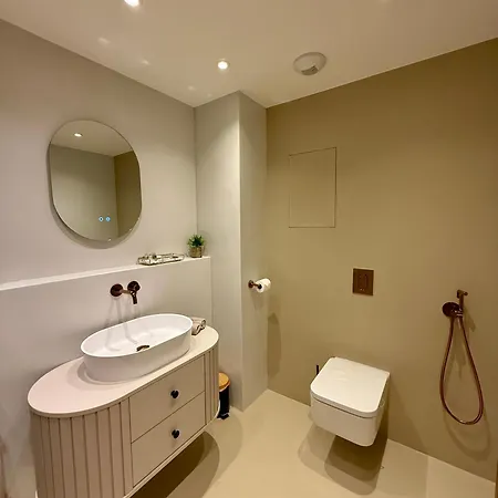 Eurovea Tower, 27th Floor Apartment, Free Parking Apartment