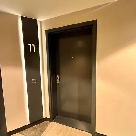 Eurovea Tower, 27th Floor Apartment, Free Parking * Pozsony