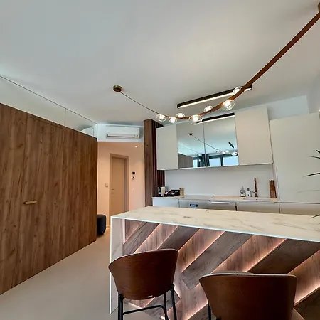 Eurovea Tower, 27th Floor Apartment, Free Parking * Bratislava