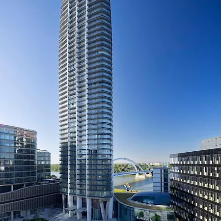 Eurovea Tower, 27th Floor Apartment, Free Parking Apartman *