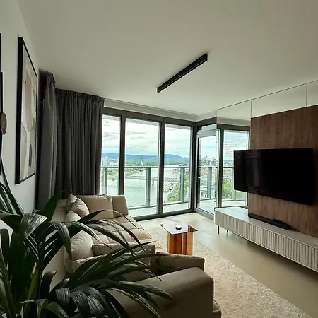 דירה Eurovea Tower, 27th Floor Apartment, Free Parking *