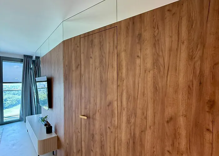 Eurovea Tower, 27th Floor Apartment, Free Parking * 布拉迪斯拉发