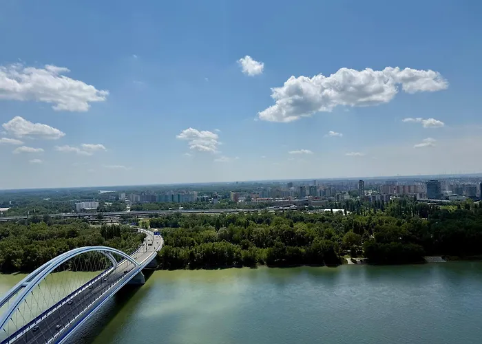 公寓 Eurovea Tower, 27th Floor Apartment, Free Parking *